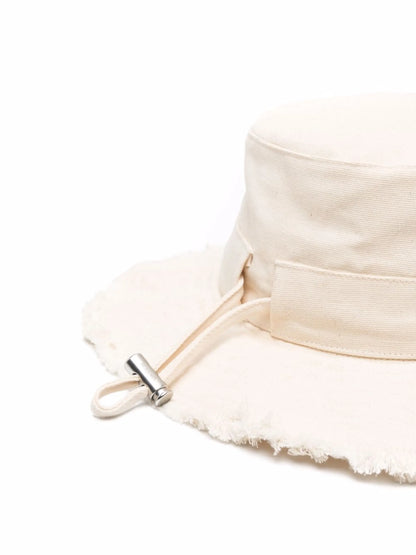 JACQUEMUS Le Bob Artichaut Bucket Hat Off-White