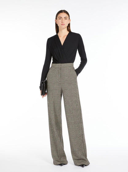 MAX MARA WOMEN Firma Body V-Neck Top Black