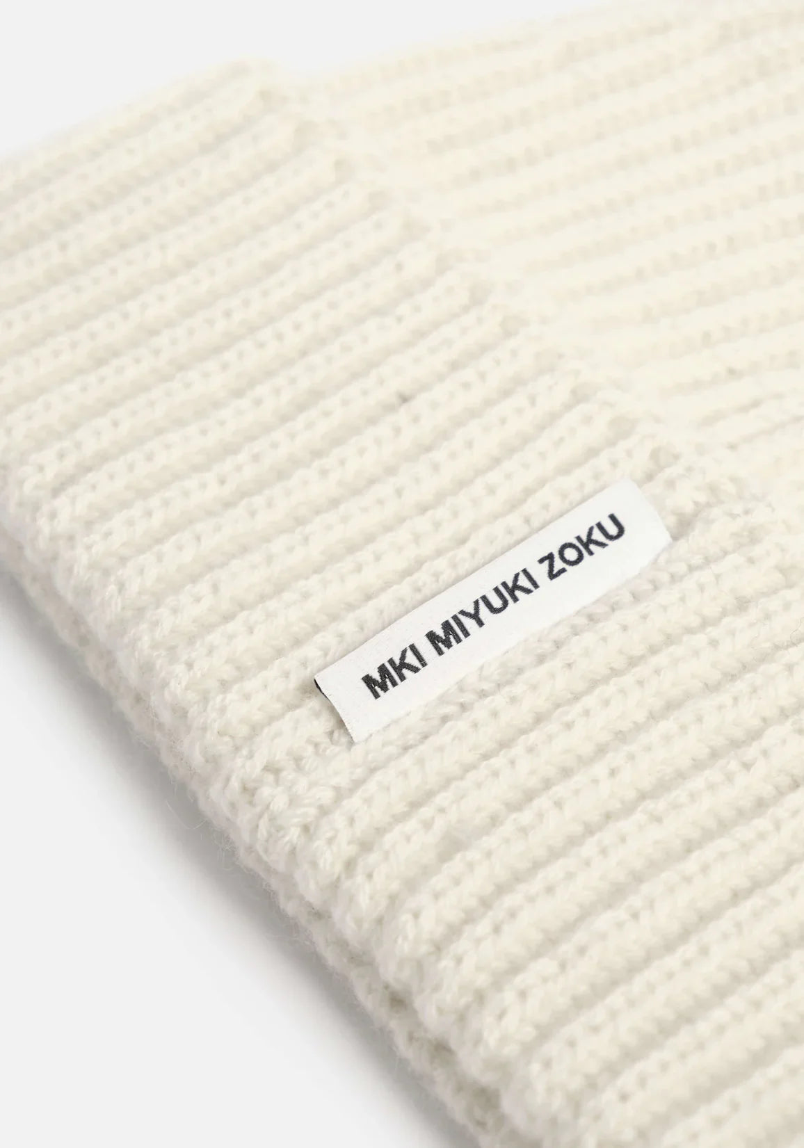 MKI MIYUKI ZOKU Cashmere Ribbed Beanie Off-White